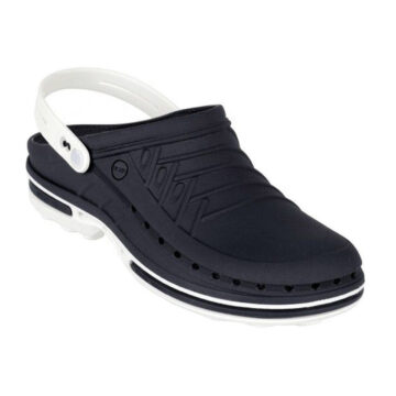 navy-sininen valkoisella pohjalla